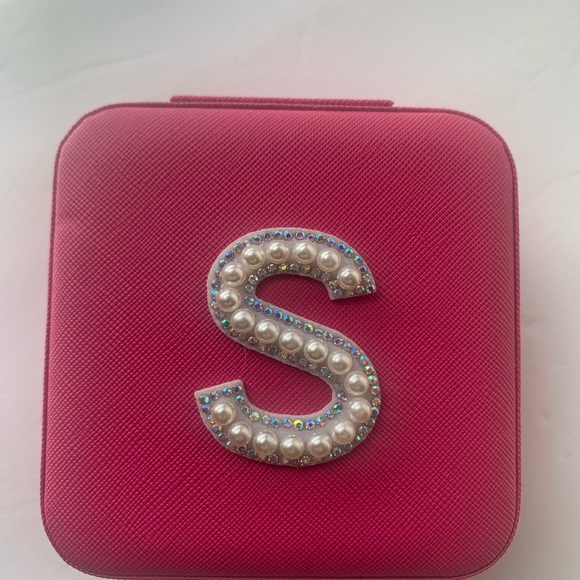 💖 S Monogram Bright Pink Jewelry Case  NWOT - Picture 1 of 4